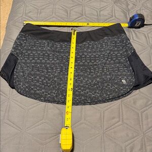Mountain hardware Black and Gray Patterned Tennis Skirt